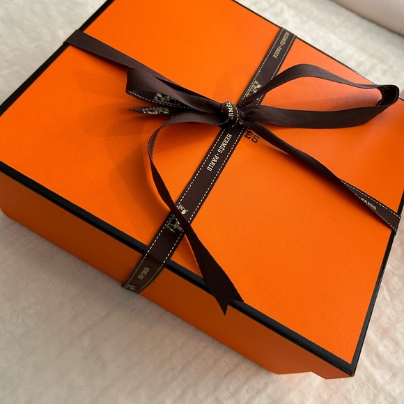 Kelly 35 cm Cognac Togo leather bag with Gold Hardware - Picture 4 of 8